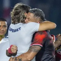 Luciano abraça Zubeldía e atitude chama atenção da torcida em São Paulo x Vasco