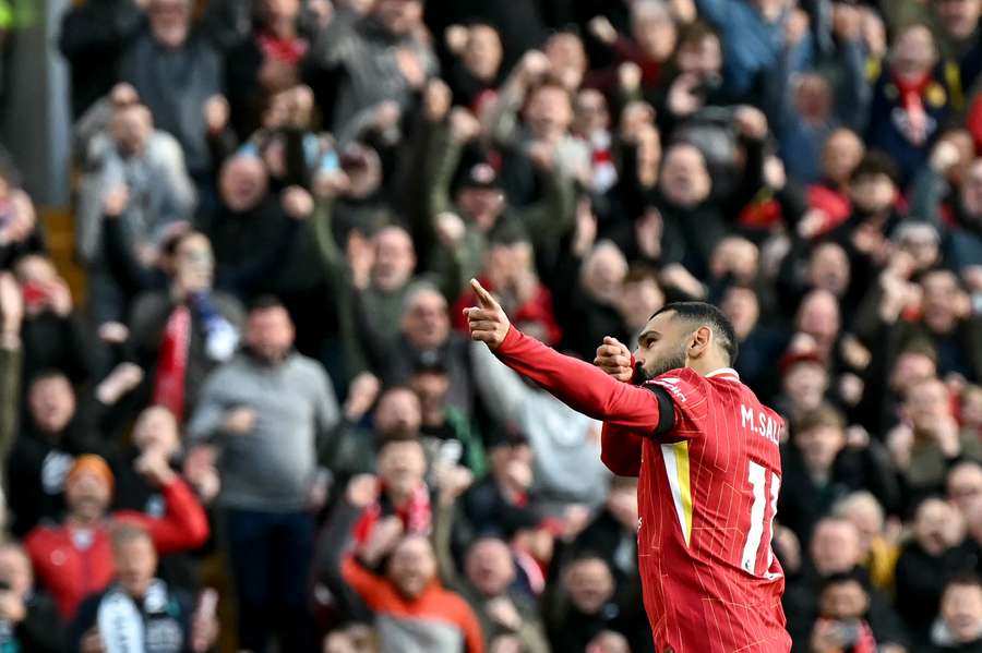 Salah fez o primeiro gol do clássico contra o Chelsea Salah fez o primeiro gol do clássico contra o Chelsea