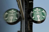 Starbucks suspende projeções anuais em meio esforços para reverter queda de consumidores