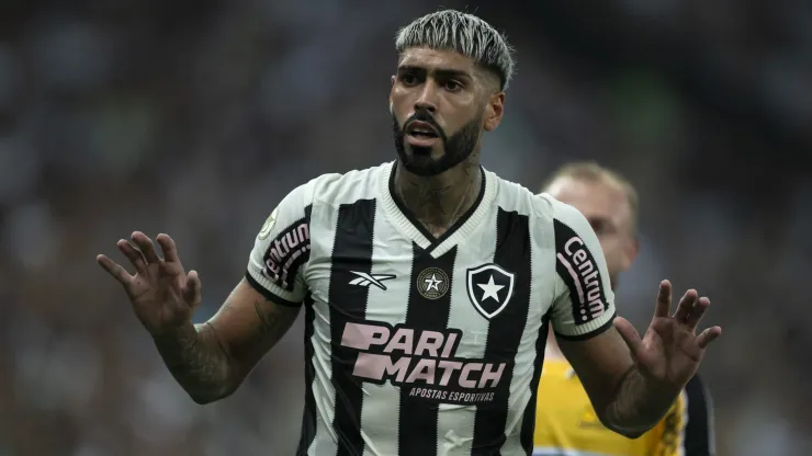 Barboza jogador do Botafogo durante partida. Foto: Jorge Rodrigues/AGIF