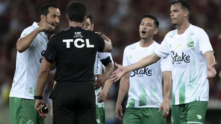 Momento da expulsão de Nenê