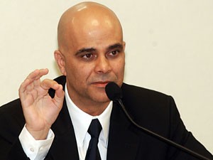 Marcos Valério durante depoimento à CPI dos Correios, em 2005 (Foto: Antonio Cruz / Agência Brasil)