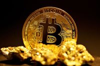 Bitcoin ultrapassa R$ 415 mil e registra máxima histórica em reais