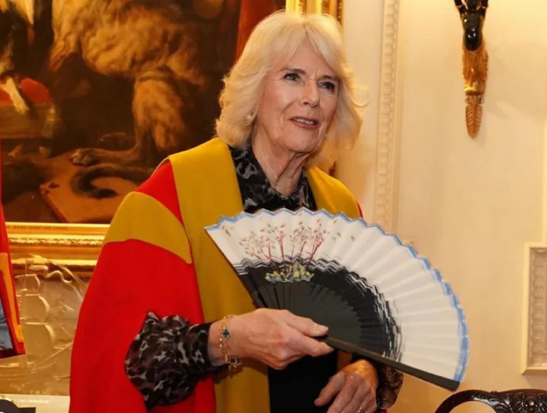 Após diagnóstico de câncer, Rainha Camilla revela como está Kate Middleton Após diagnóstico de câncer, Rainha Camilla revela como está Kate Middleton