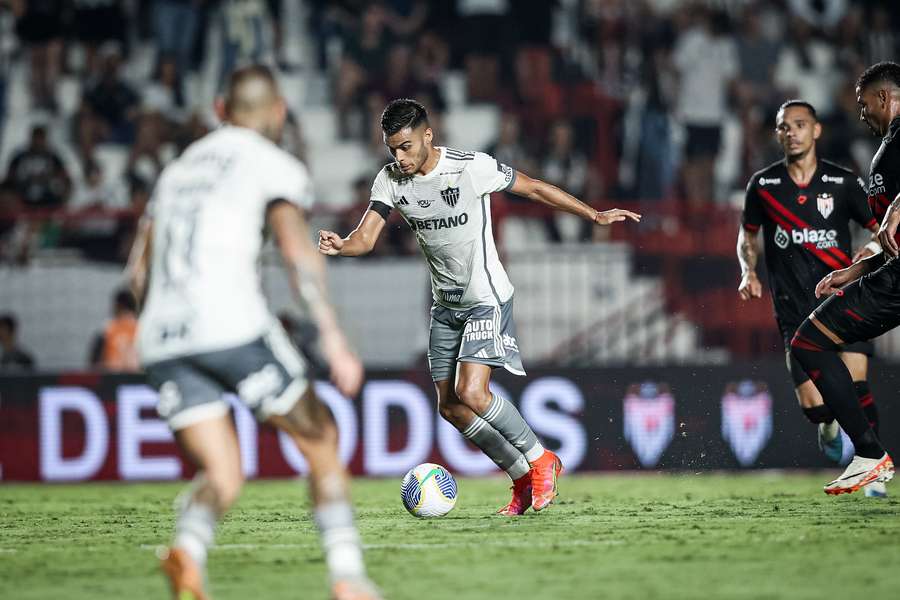Galo saiu de Goiânia com um mísero ponto na bagagem Galo saiu de Goiânia com um mísero ponto na bagagem