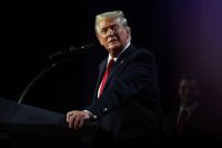 Senador do Missouri Eric Schmitt deve ser procurador-geral de Trump, dizem fontes