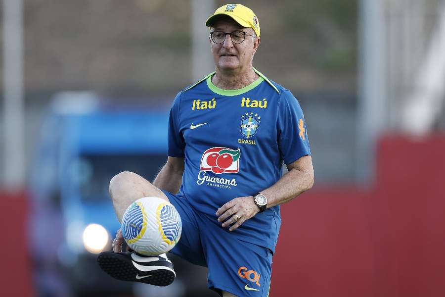 Dorival Júnior durante treinamento da Seleção Brasileira no Barradão, em Salvador Dorival Júnior durante treinamento da Seleção Brasileira no Barradão, em Salvador