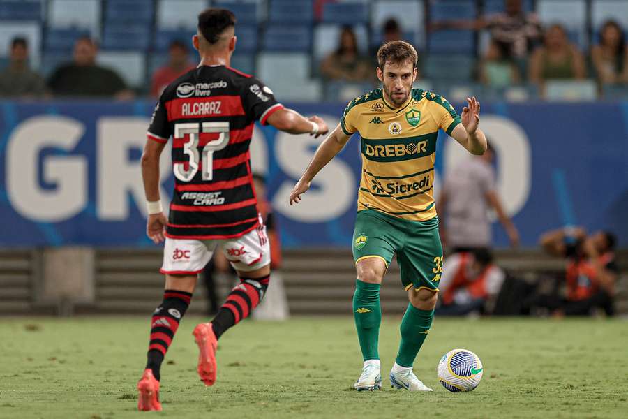 Cuiabá abriu o placar para jogar pressão no Fla no segundo tempo Cuiabá abriu o placar para jogar pressão no Fla no segundo tempo