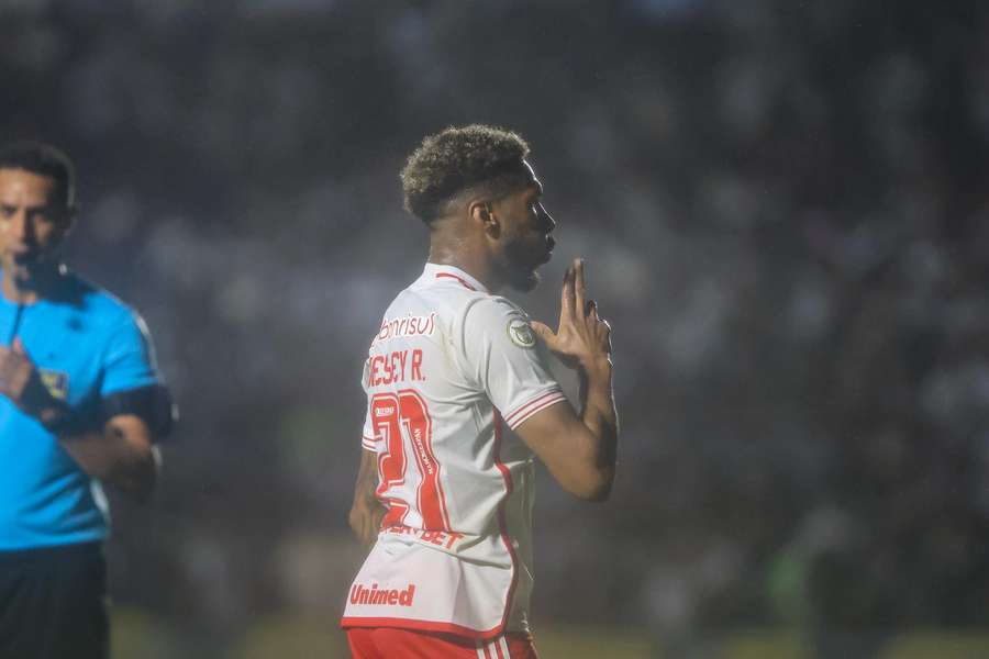 Wesley chegou ao seu 11º gol na temporada Wesley chegou ao seu 11º gol na temporada