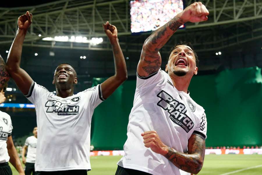Gregore comemora o gol que abriu o caminho da vitória do Botafogo no Allianz Gregore comemora o gol que abriu o caminho da vitória do Botafogo no Allianz