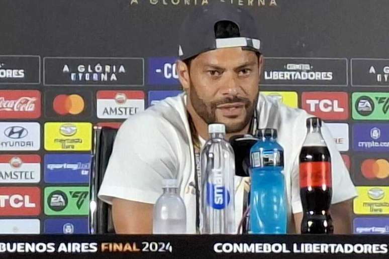 Hulk, durante a coletiva do Galo em Buenos Aires.