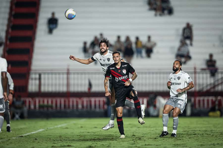 Galo escalou time misto em Goiânia Galo escalou time misto em Goiânia