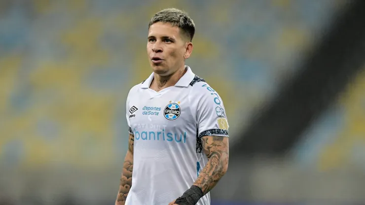 Soteldo decepciona torcida em partida do Brasileirão