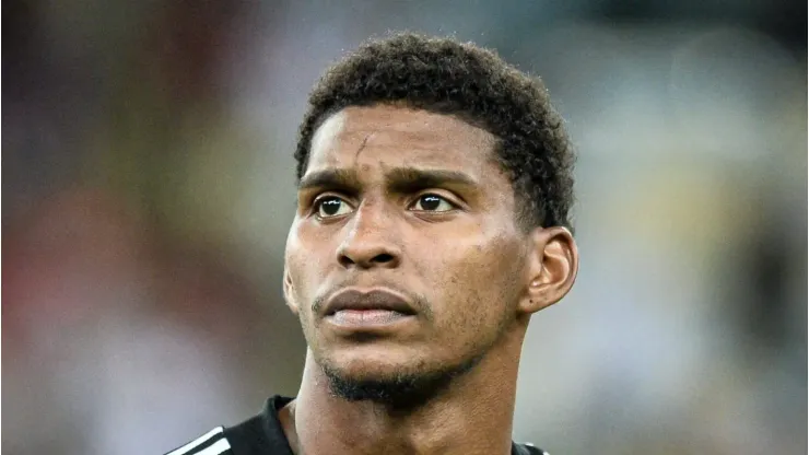 - Goleiro Hugo Souza