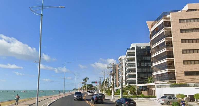 Apartamento de luxo de Collor tem vista para o mar