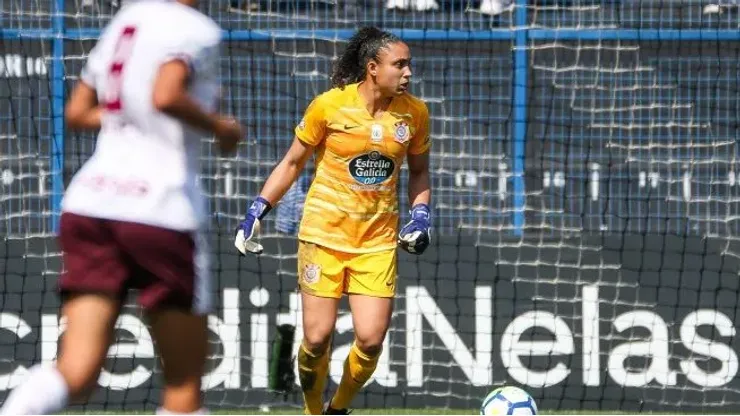 Lelê, goleira do Corinthians durante partida pela semifinal do Pautistao Feminino contra a Ferroviária
