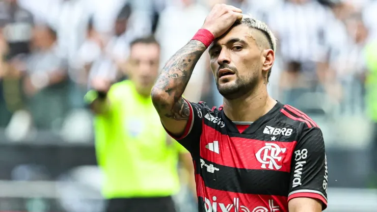 Arrascaeta jogador do Flamengo lamenta durante partida contra o Atletico-MG. Foto: Gilson Lobo/AGIF