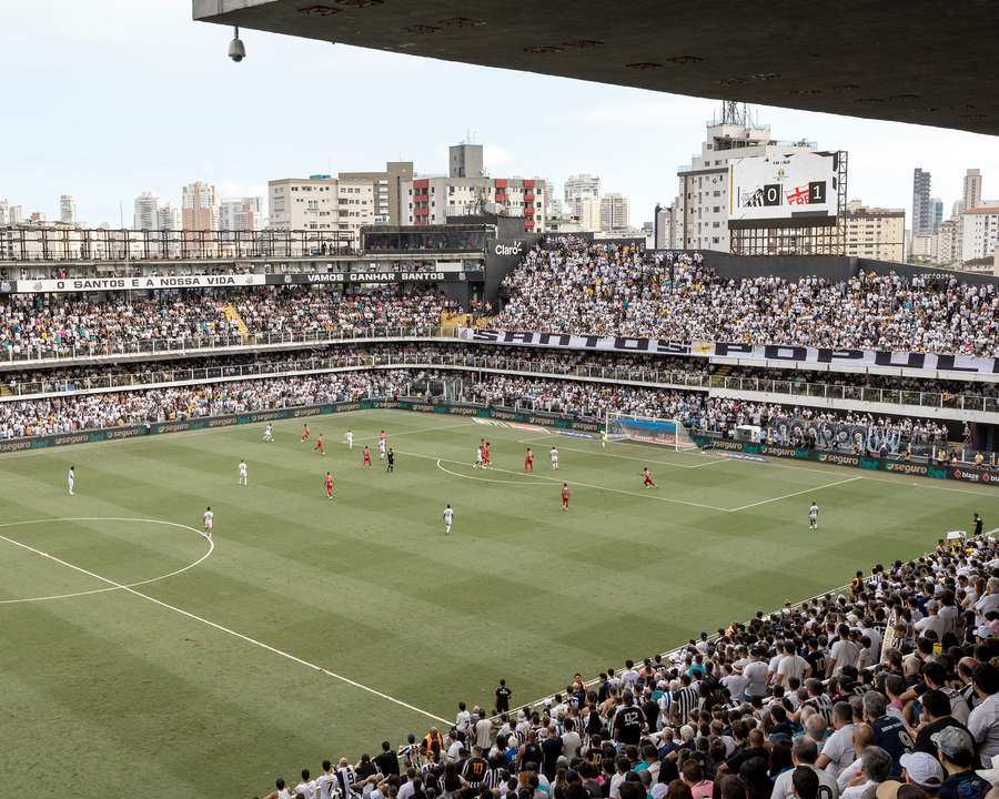 A torcida santista demonstrou insatisfação com o trabalho de Fábio Carille A torcida santista demonstrou insatisfação com o trabalho de Fábio Carille