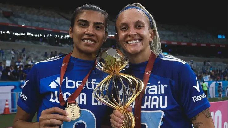 Cabulosas do Cruzeiro comemoram título do Campeonato Mineiro Feminino no Mineirão sobre o América 
