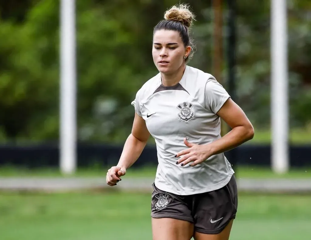 Tamires, do Corinthians, realiza seu primeiro treino de corrida no CT do Corinthians após cirurgia e fisioterapia. Foto: Rodrigo Gazzanel/Corinthians