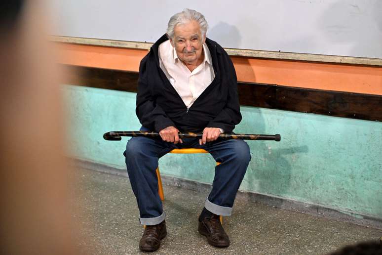 'Como fui presidente, eles vêm aqui, veem esta casinha e me admiram', diz Mujica