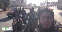 Exército sírio foge da cidade de Hama após invasão de rebeldes 
