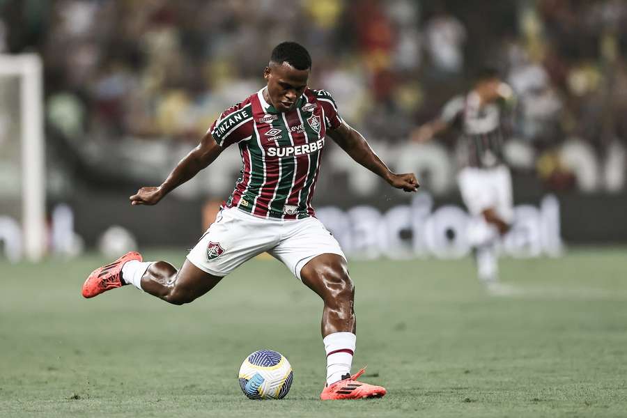 Jhon Arias perdeu o segundo pênalti seguido Jhon Arias perdeu o segundo pênalti seguido