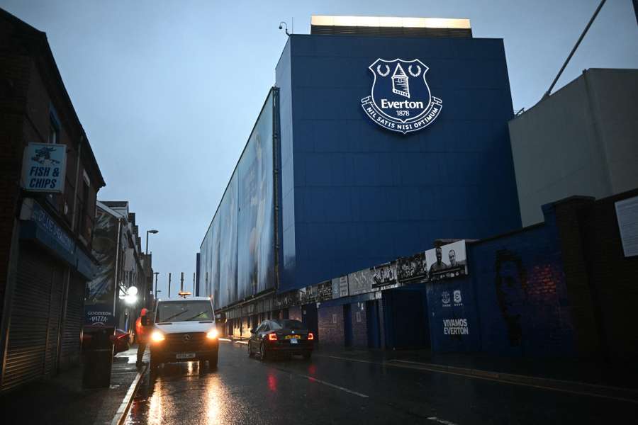 Everton e Liverpool ocupam partes opostas da classificação Everton e Liverpool ocupam partes opostas da classificação