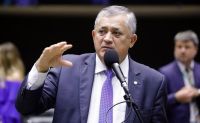 Líder do governo diz que Lula não trabalha para satisfazer "ganância" do mercado