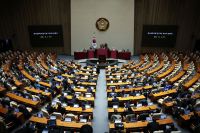 Presidente da Coreia do Sul enfrenta segunda votação de impeachment neste sábado (14)