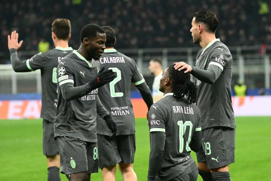Milan está a um ponto do G8 da Champions Milan está a um ponto do G8 da Champions