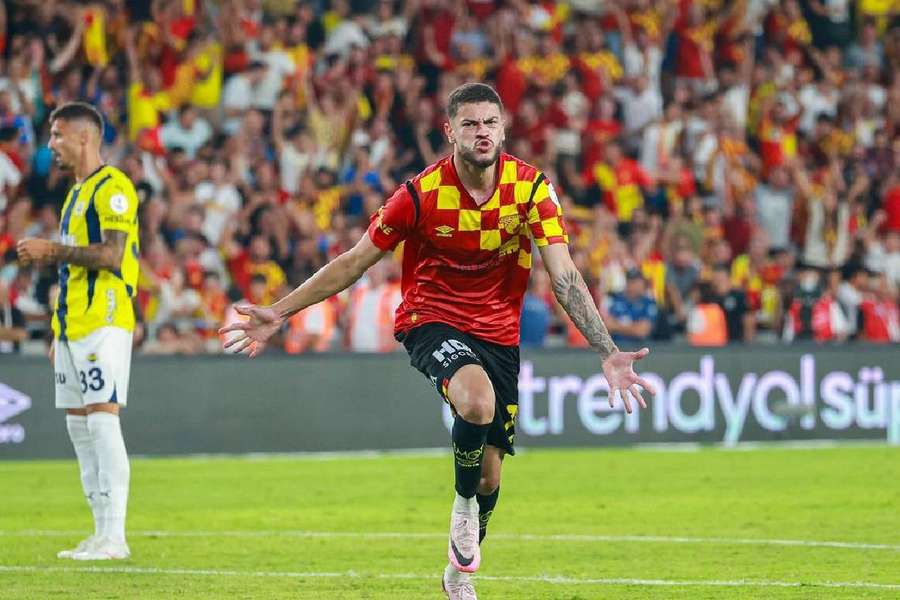 Rômulo tem contrato com o Goztepe até o meio de 2025 Rômulo tem contrato com o Goztepe até o meio de 2025