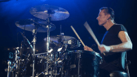 Baterista do U2 revela diagnóstico de discalculia: "Numericamente desafiado"
