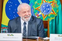 De volta a Brasília, Lula opta por encontro "informal" com ministros