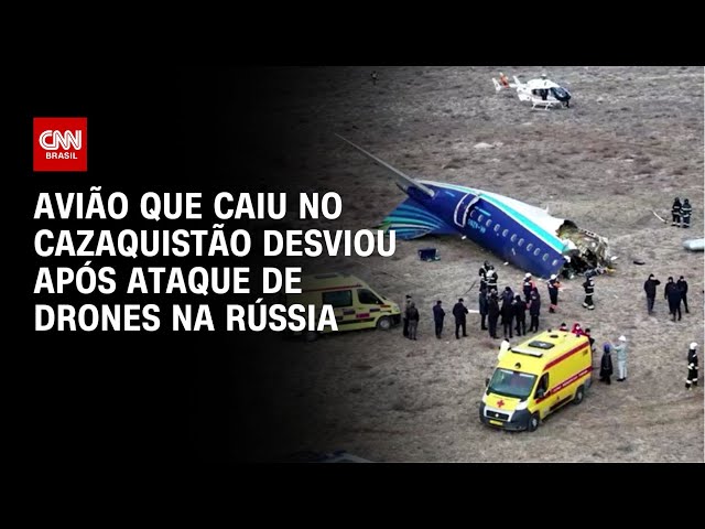 Avião que caiu no Cazaquistão desviou após ataque de drones na Rússia | LIVE CNN