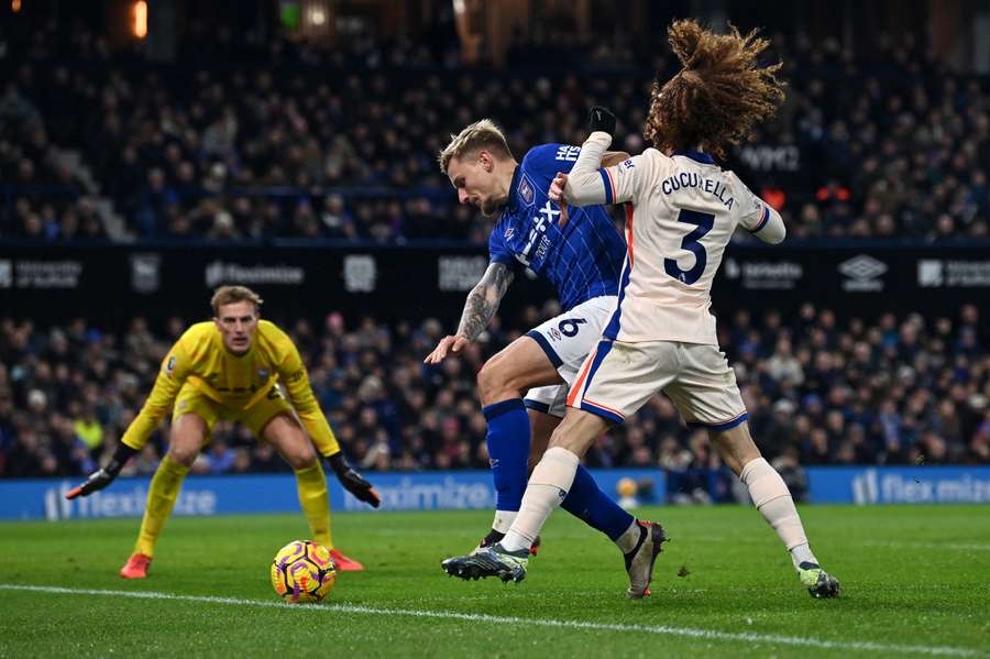 O Ipswich segurou o Chelsea por quase toda a partida O Ipswich segurou o Chelsea por quase toda a partida
