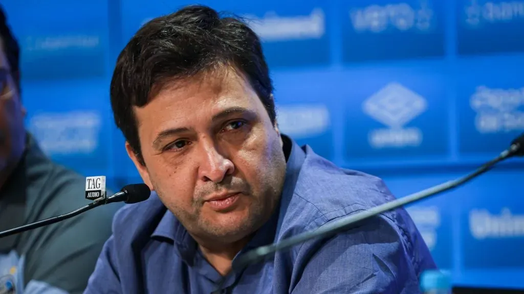 Alberto Guerra quer mais opções no elenco do Grêmio - Foto: Maxi Franzoi/AGIF.
