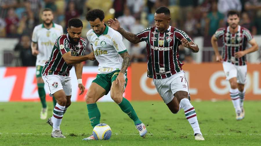 Palmeiras e Fluminense fazem jogo que pode valer título e rebaixamento Palmeiras e Fluminense fazem jogo que pode valer título e rebaixamento