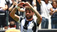 Artilheiro do Brasil em 2024, Yuri Alberto se emociona: "Sofremos demais"