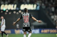 Rumo ao Palmeiras, Paulinho se despede do Atlético-MG
