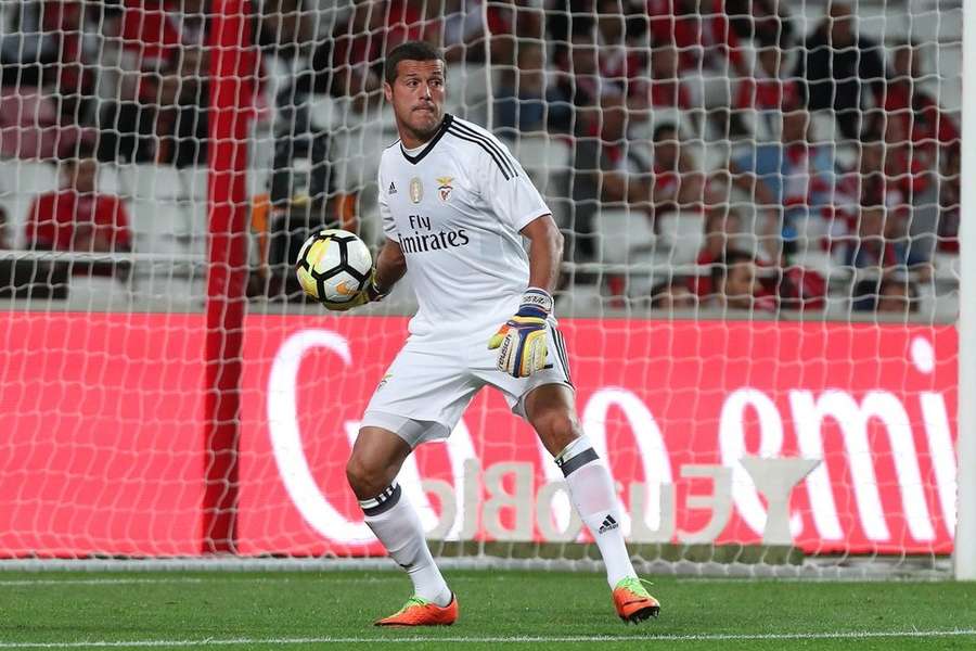 Júlio César atuou pelo Benfica entre 2014 e 2017 Júlio César atuou pelo Benfica entre 2014 e 2017