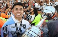 Almada fala sobre futuro no Botafogo e sonha com final contra o Real Madrid