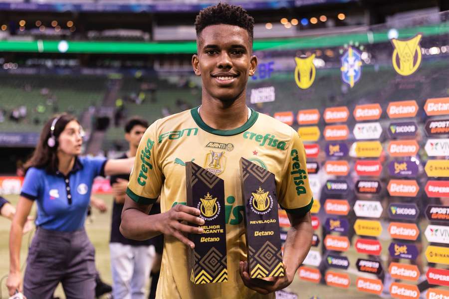 Estêvão foi a revelação e um dos melhores atacantes do Brasileirão 2024