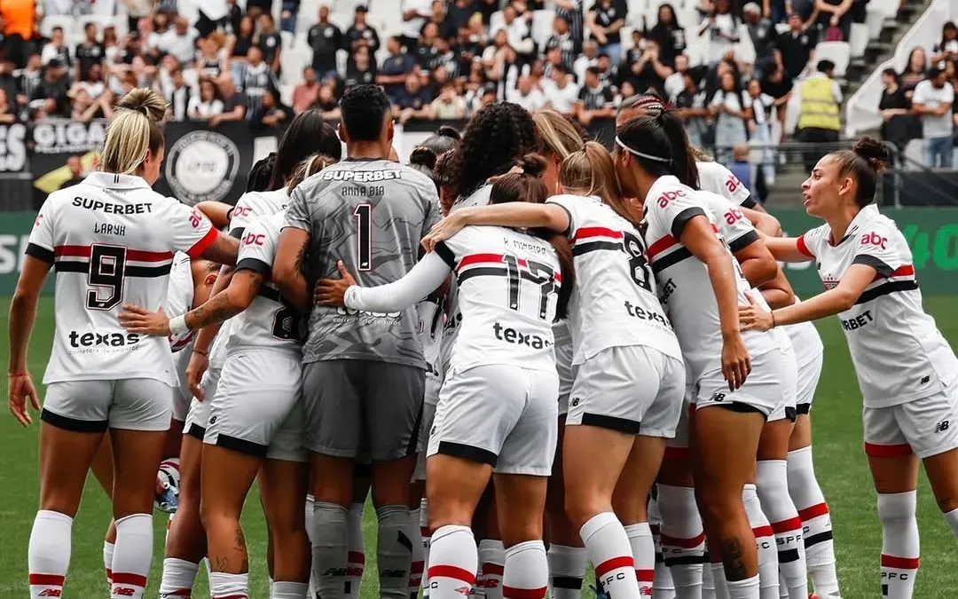 Elenco do São Paulo na semifinal do Paulistão Feminino 2024. Foto: