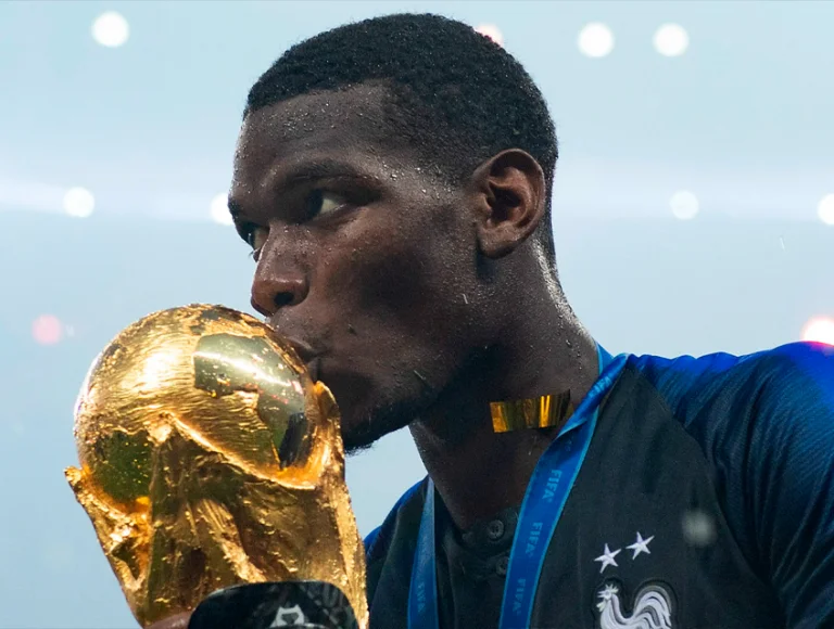 Campeão da Copa do Mundo com a seleção francesa em 2018, Paul Pogba é um dos sonhos do Corinthians para a próxima temporada (Reprodução)