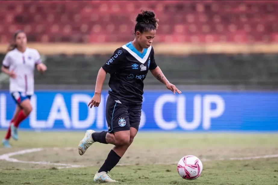 Gurias Gremistas despacham o Bahia e levam a taça do Brasil Ladies Cup 2024, em partida acirrada no Canindé neste domingo. Foto: Guilherme Veiga/Brasil Ladies Cup