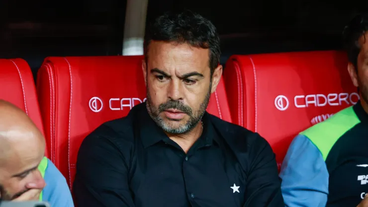 Artur Jorge durante a partida no Beira-Rio.