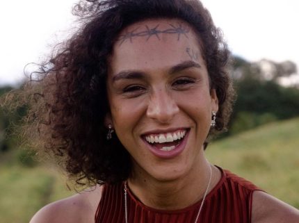 Quem são os artistas que se afastaram dos palcos para cuidar da saúde mental 2 Cantora Linn